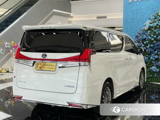 Lexus LM id 4279406 из Китая 14