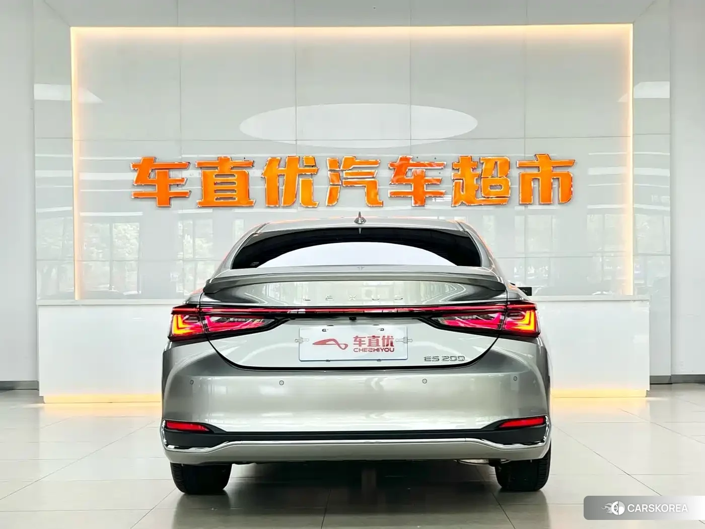 Lexus ES id 4669353 из Китая 14
