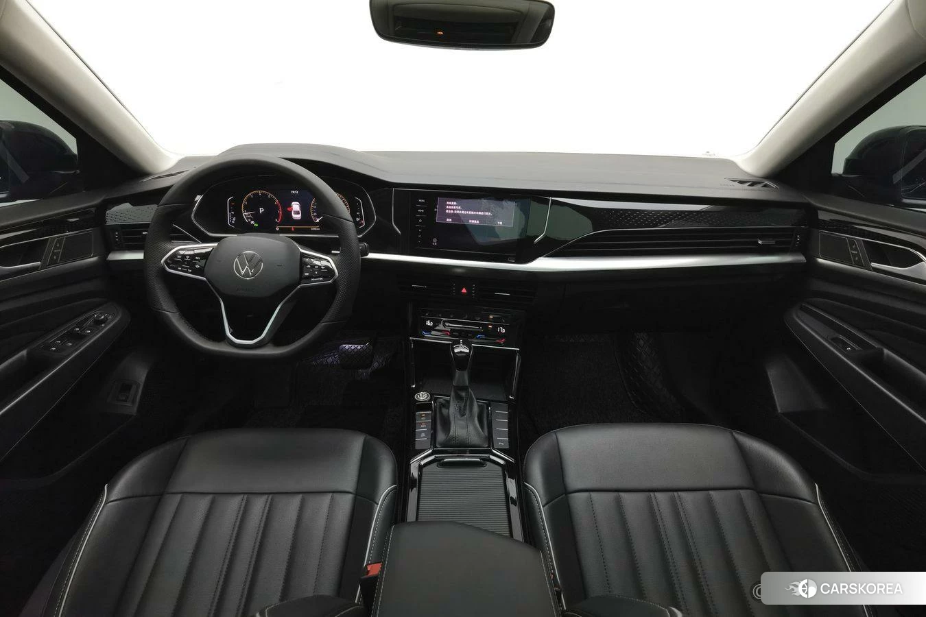 Volkswagen Passat id 4510854 из Китая 14
