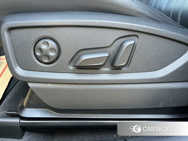 Audi Q5L id 4275774 из Китая 14