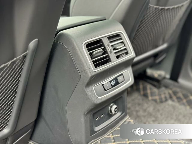 Audi Q5L id 4299879 из Китая 14
