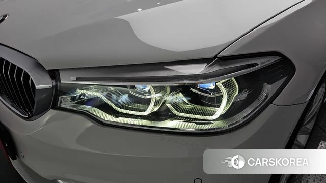 BMW 5 Series (G30) id 4403491 из Кореи 14