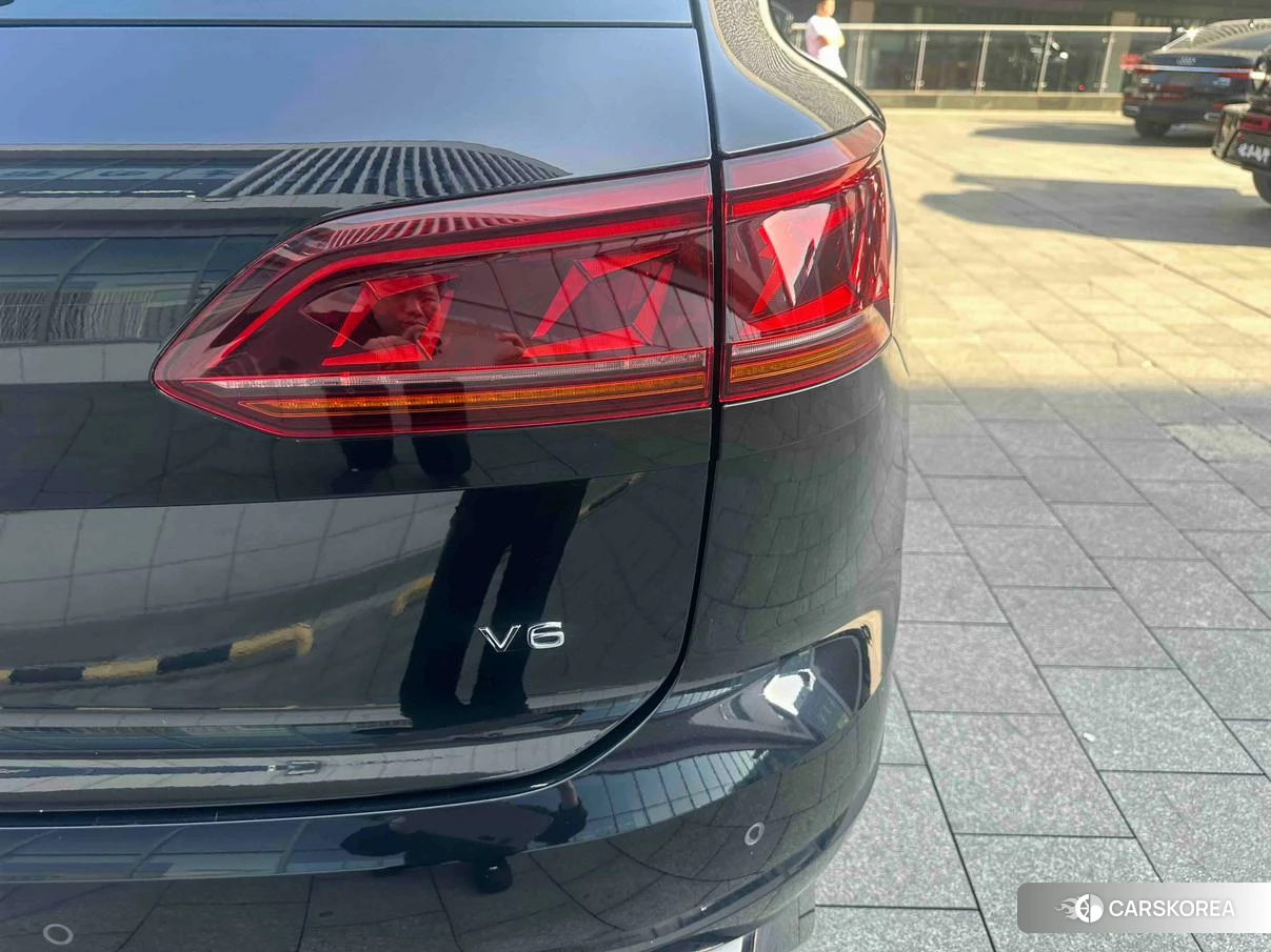 Volkswagen Touareg id 4473411 из Китая 14