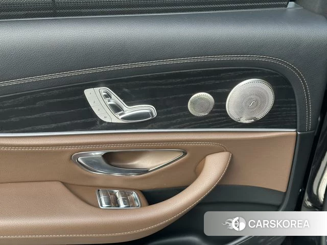 Mercedes-Benz E-class id 4298448 из Китая 14