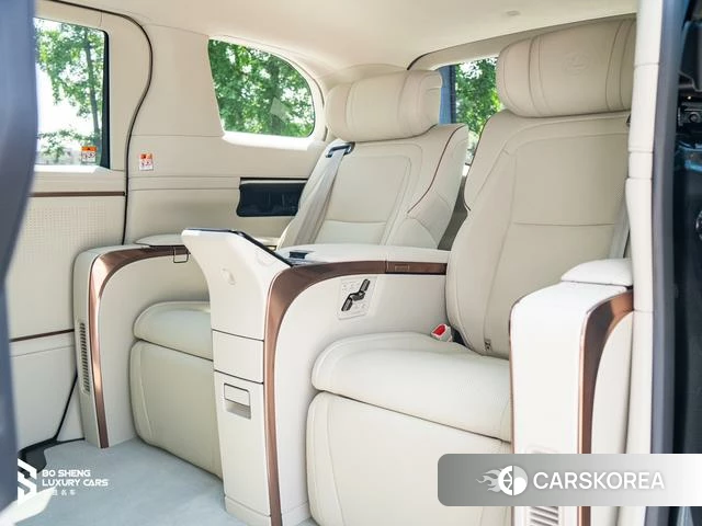 Lexus LM id 4273748 из Китая 14
