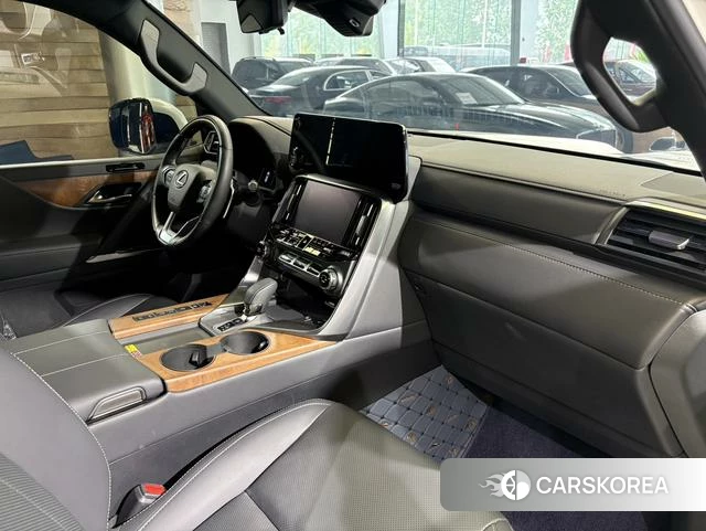 Lexus LX id 4291548 из Китая 14