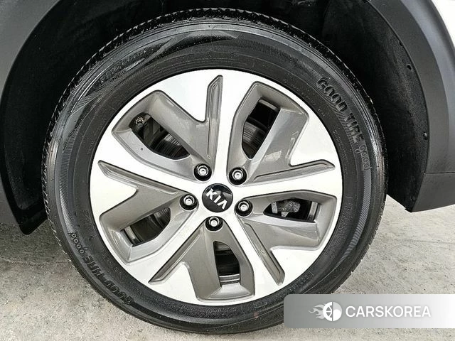 Kia Niro Plus id 4613476 из Кореи 14