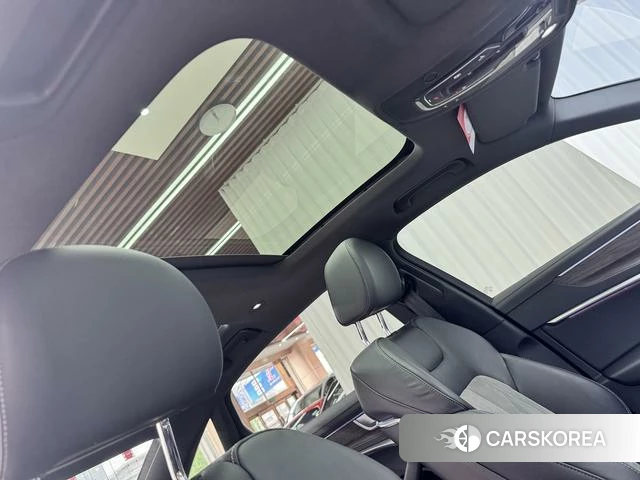 Audi A6L id 4272047 из Китая 14