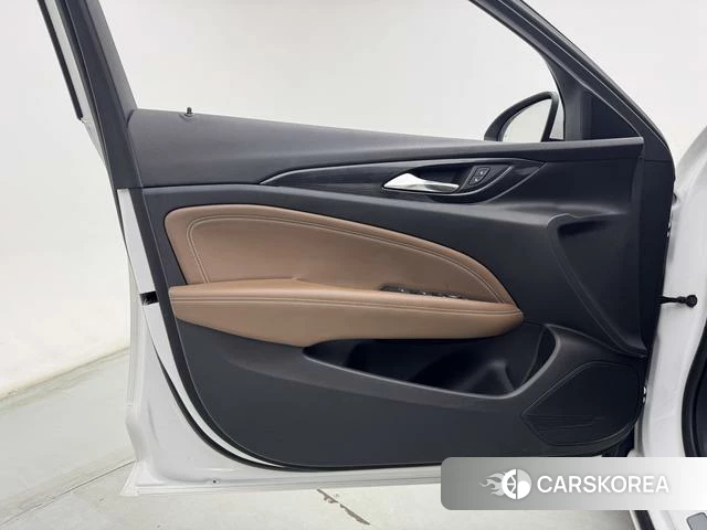Buick Regal id 4253604 из Китая 14
