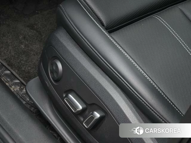 Audi A4L id 4260341 из Китая 14