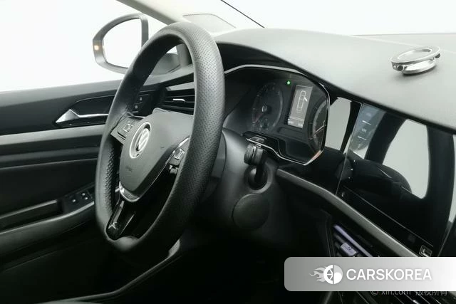 Volkswagen Bora id 4272503 из Китая 14