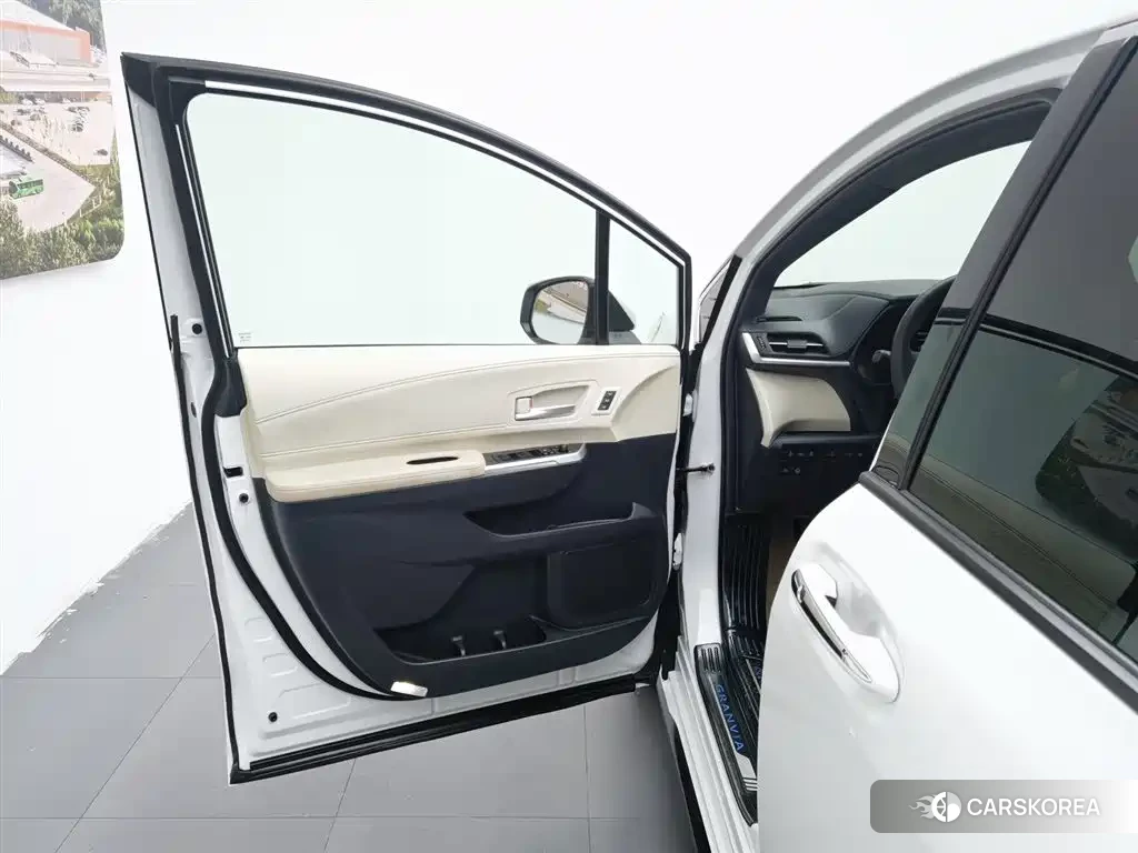Toyota Grevia id 4577461 из Китая 14