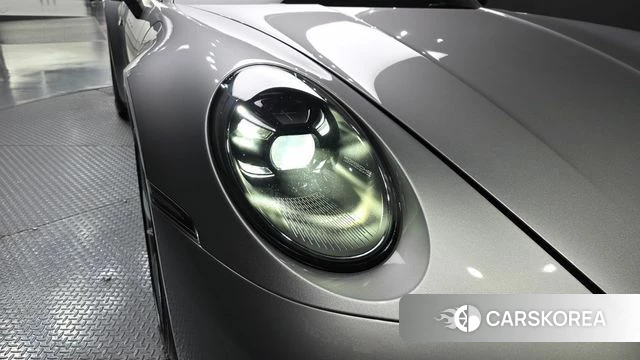 Porsche 911(992) id 4317619 из Кореи 14