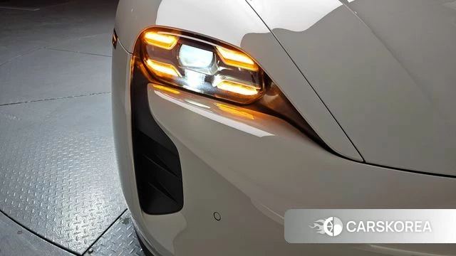 Porsche Taycan id 4201370 из Кореи 14