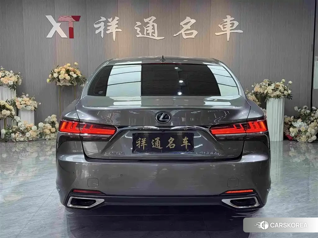 Lexus LS id 4654548 из Китая 14