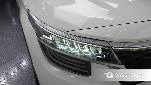 Kia Seltos id 4245763 из Кореи 14
