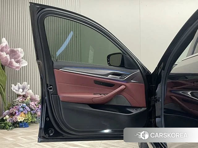 BMW 5 series PHEV id 4273169 из Китая 14