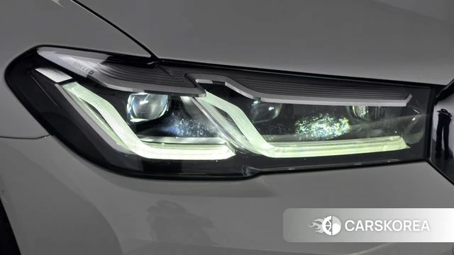 BMW 5 Series (G30) id 4872622 из Кореи 14