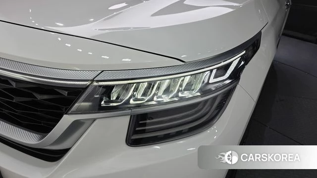 Kia Seltos id 4294063 из Кореи 14