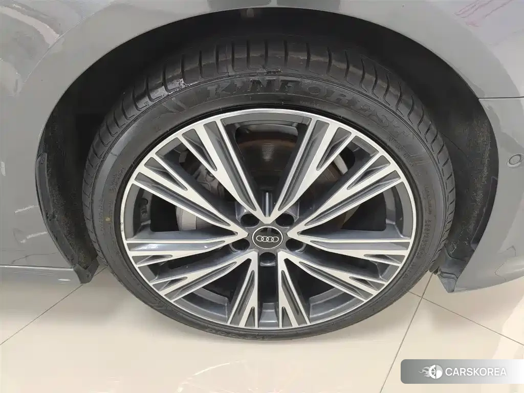 Audi A6L id 4548230 из Китая 14