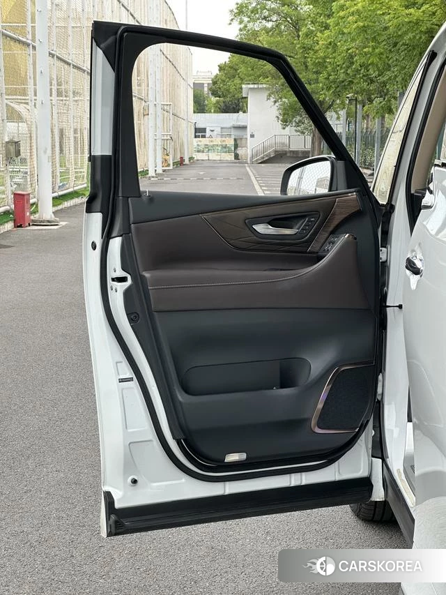 Toyota Elfa id 4314816 из Китая 14