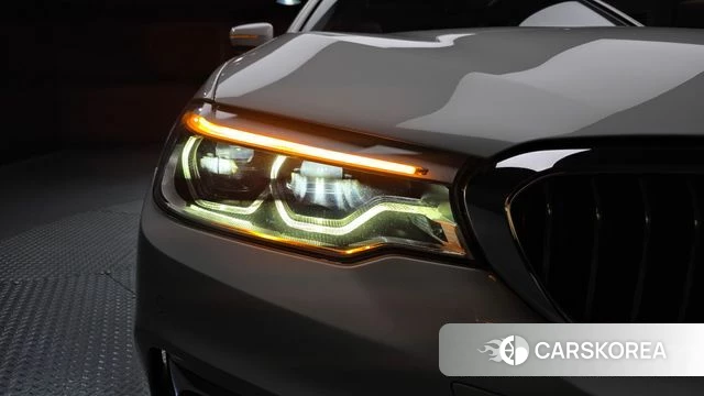 BMW 5 Series (G30) id 4403475 из Кореи 14