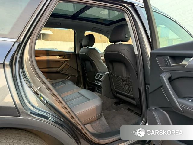 Audi Q5L id 4307771 из Китая 14