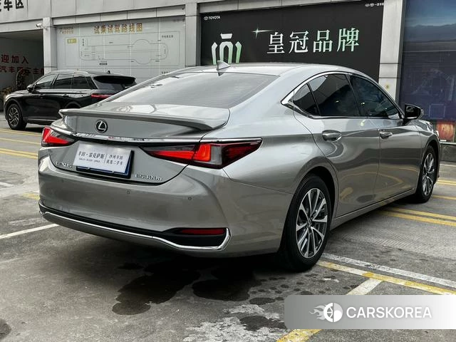 Lexus ES id 4279402 из Китая 14