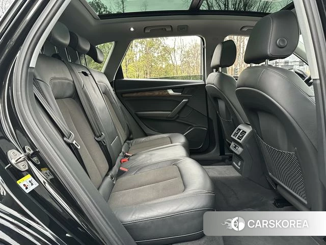 Audi Q5L id 4260606 из Китая 14