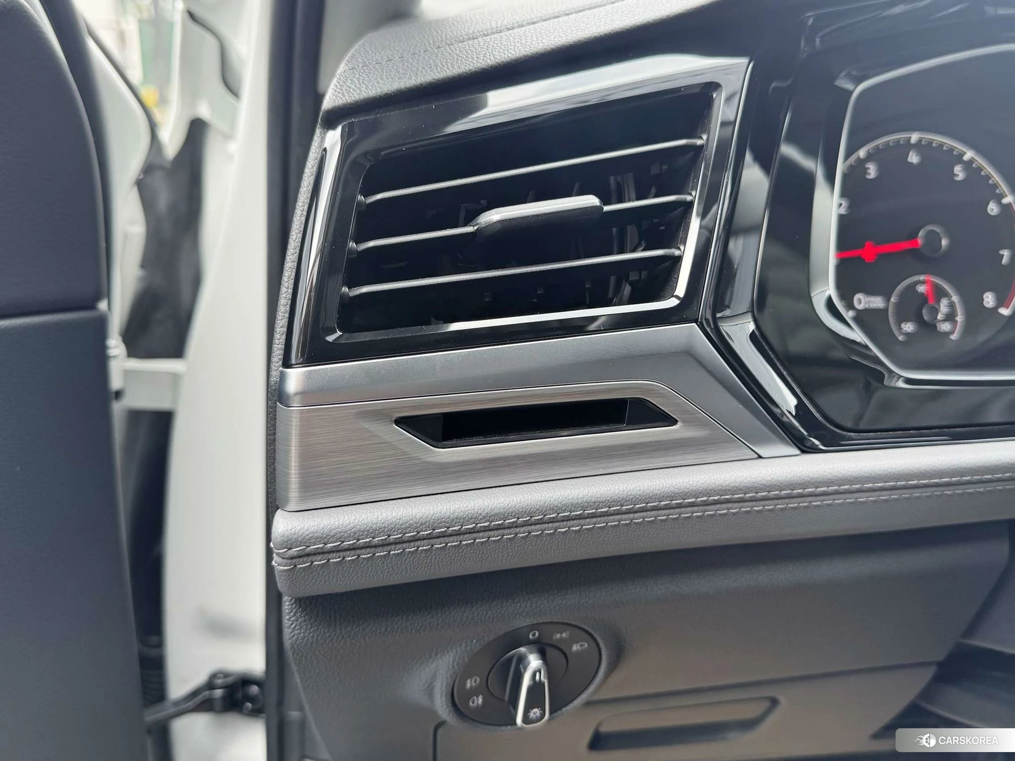 Volkswagen Sagitar id 4413212 из Китая 14