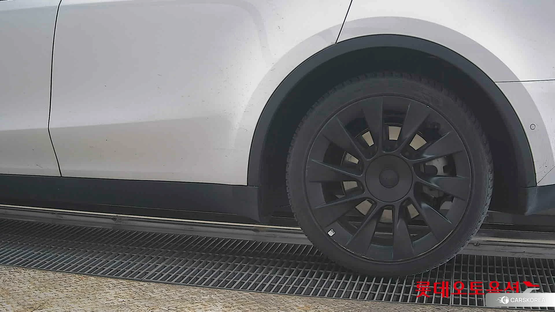 Tesla Model Y Long Range id 3882119 из Кореи 14