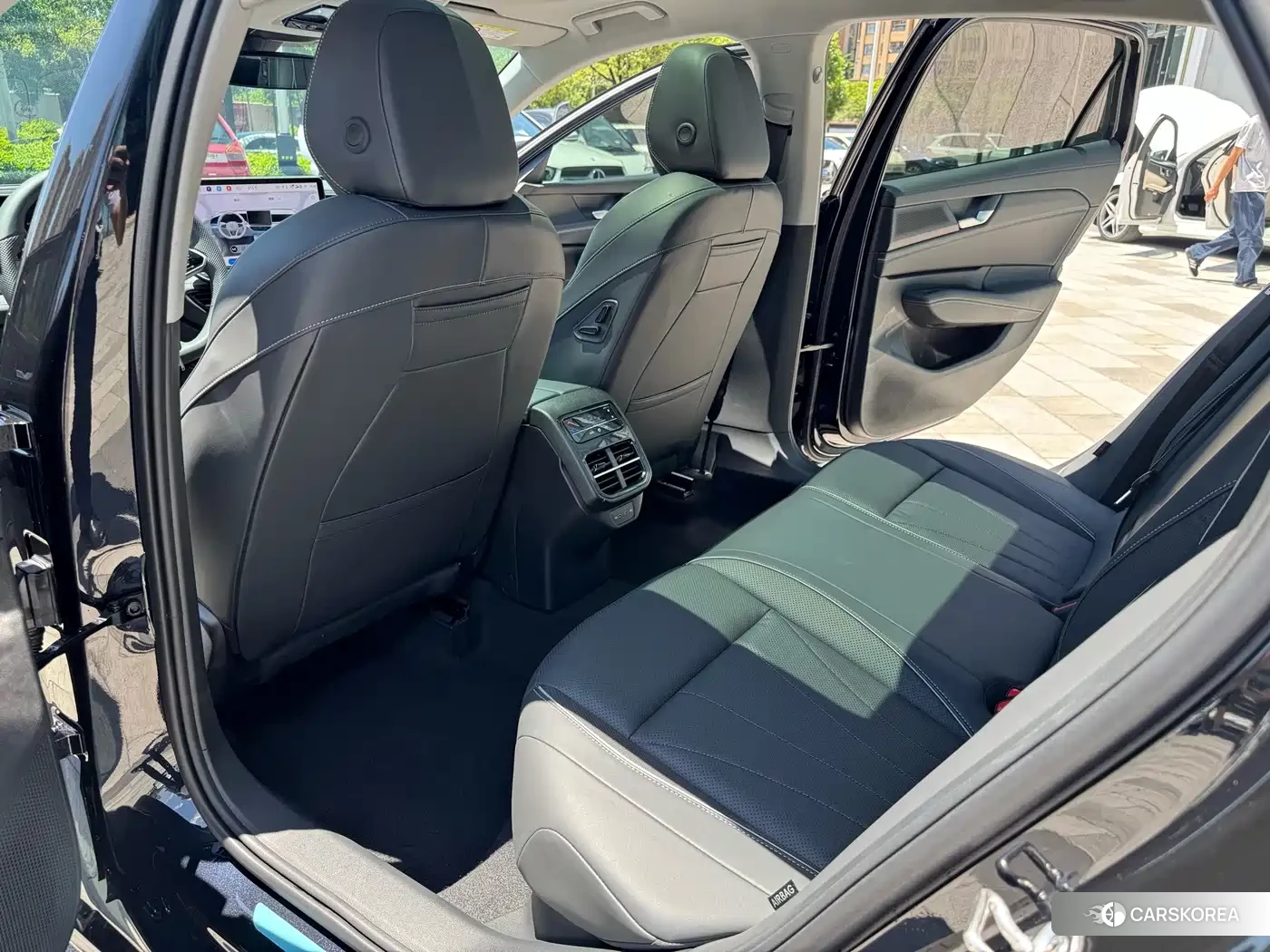 Volkswagen Passat id 4686170 из Китая 14