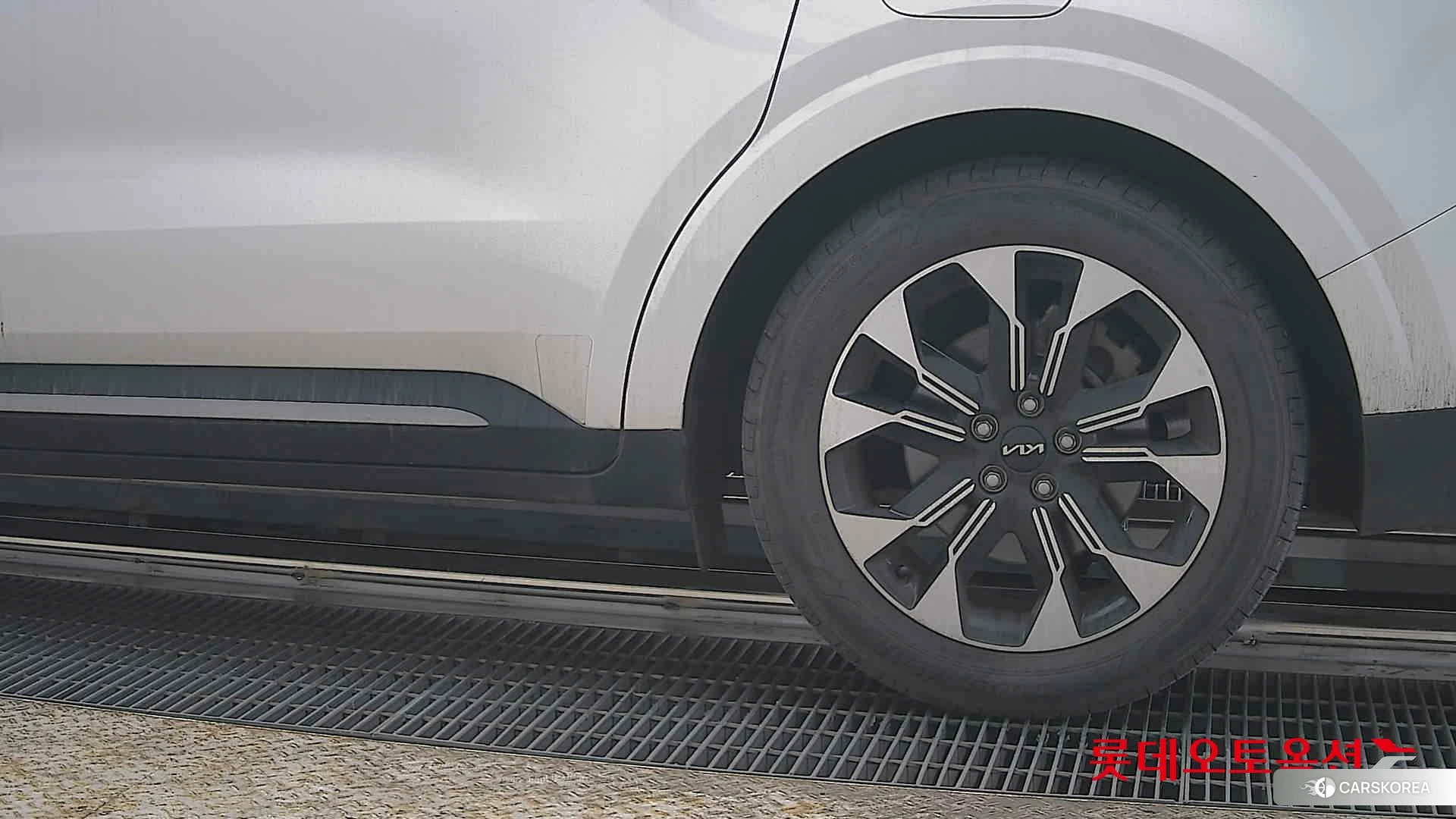 Kia Carnival id 3888290 из Кореи 14