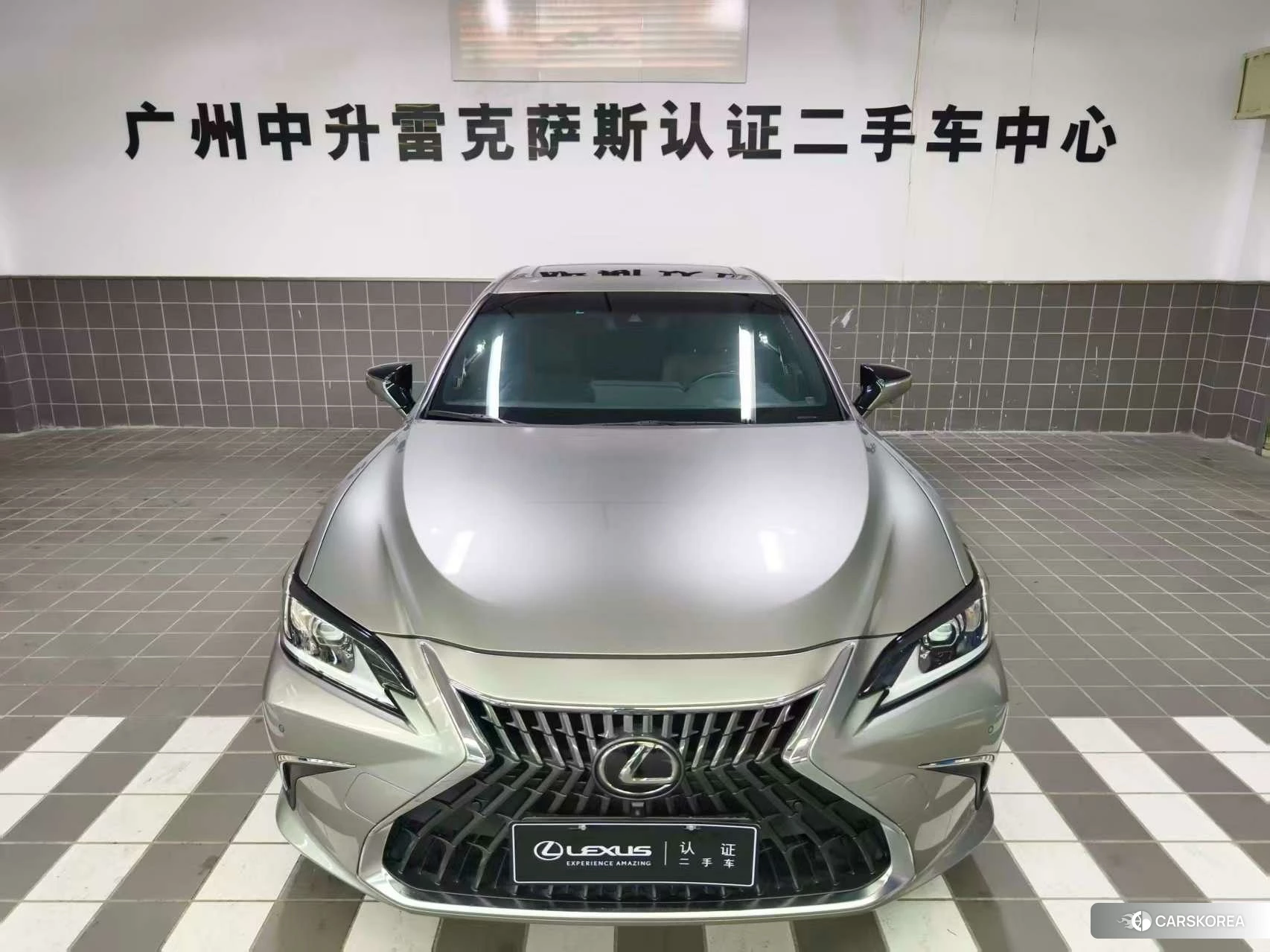 Lexus ES id 4467930 из Китая 14