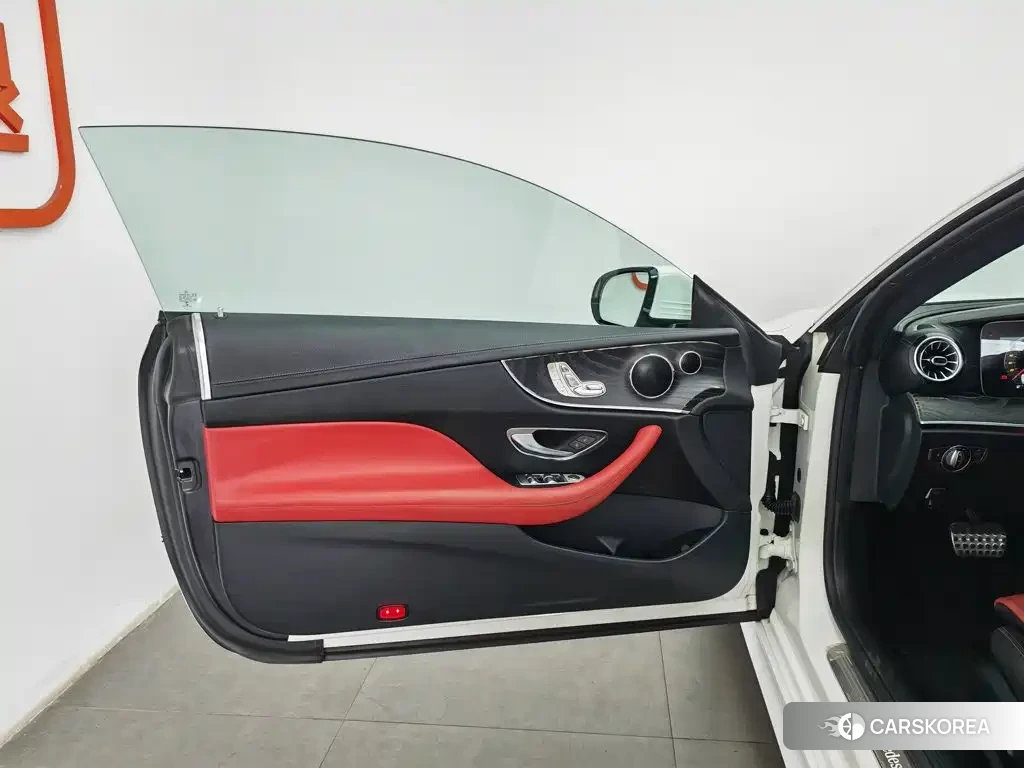 Mercedes-Benz E-Class id 4628321 из Китая 14