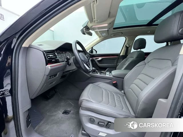 Volkswagen Touareg id 4213114 из Китая 14
