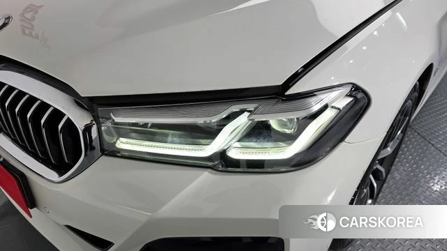 BMW 5 Series (G30) id 4324559 из Кореи 14
