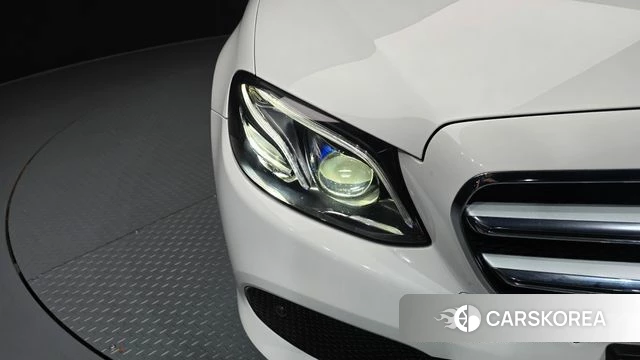 Mercedes-Benz E-Class W213 id 4620628 из Кореи 14