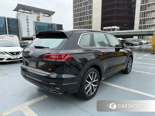 Volkswagen Touareg id 4240221 из Китая 14