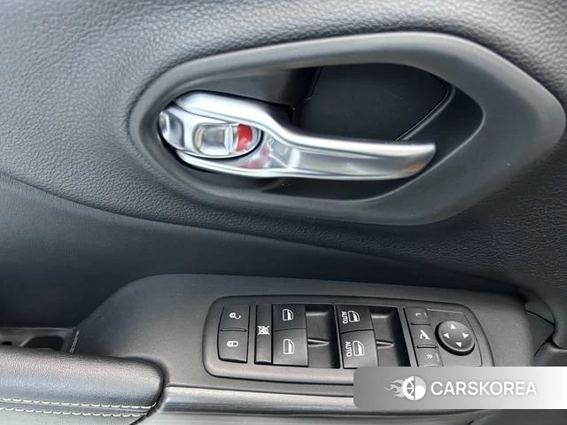 Jeep Free light id 4216893 из Китая 14