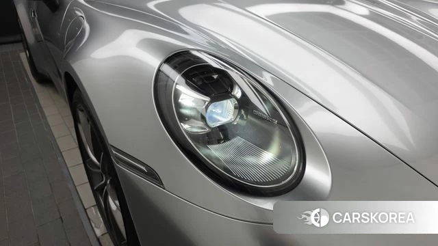 Porsche 911(992) id 4670411 из Кореи 14