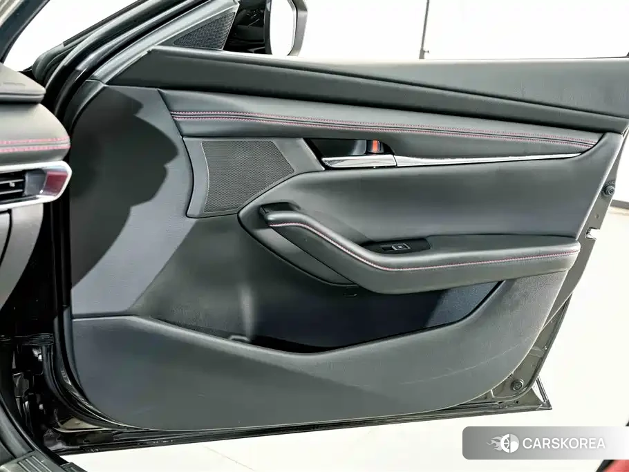 Mazda 3 id 4686271 из Китая 14