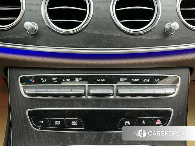 Mercedes-Benz E-class id 4271427 из Китая 14