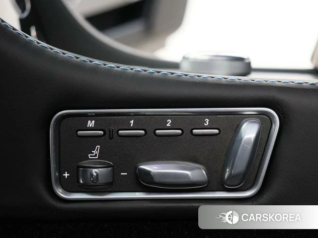 Aston Martin Rapide id 4210911 из Китая 14