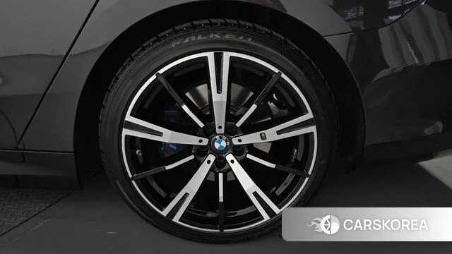 BMW 5 Series (G60) id 4870861 из Кореи 14