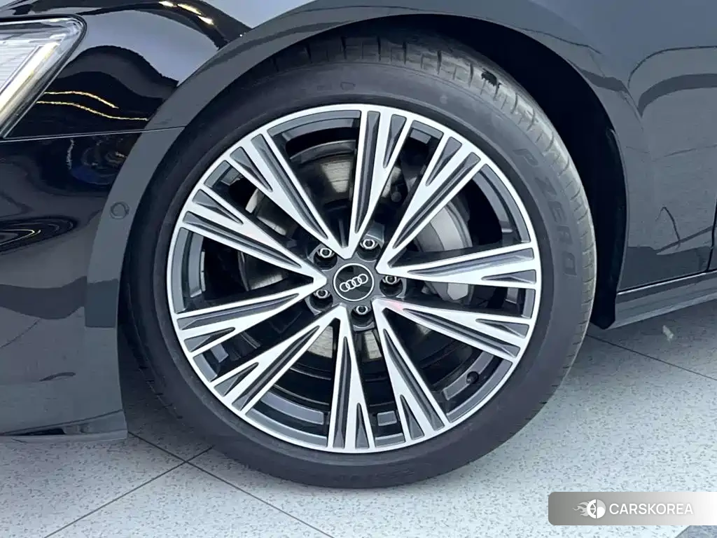 Audi A6L id 4559644 из Китая 14