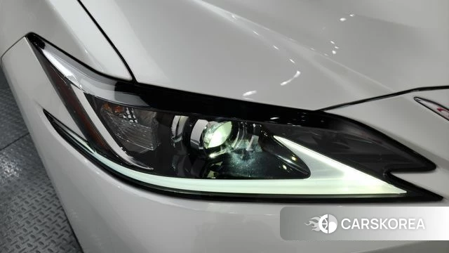 Lexus ES300h 7th generation id 4561549 из Кореи 14