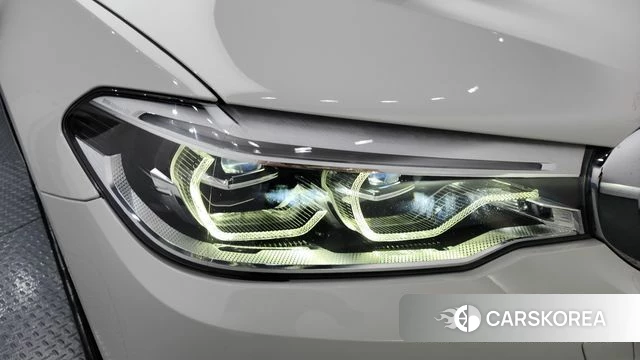 BMW 5 Series (G30) id 4520715 из Кореи 14