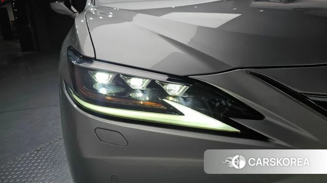 Lexus ES300h 7th generation id 4317862 из Кореи 14