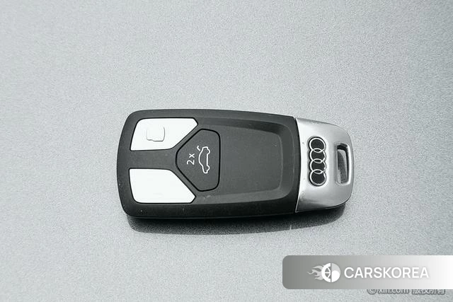 Audi A4L id 4273015 из Китая 14